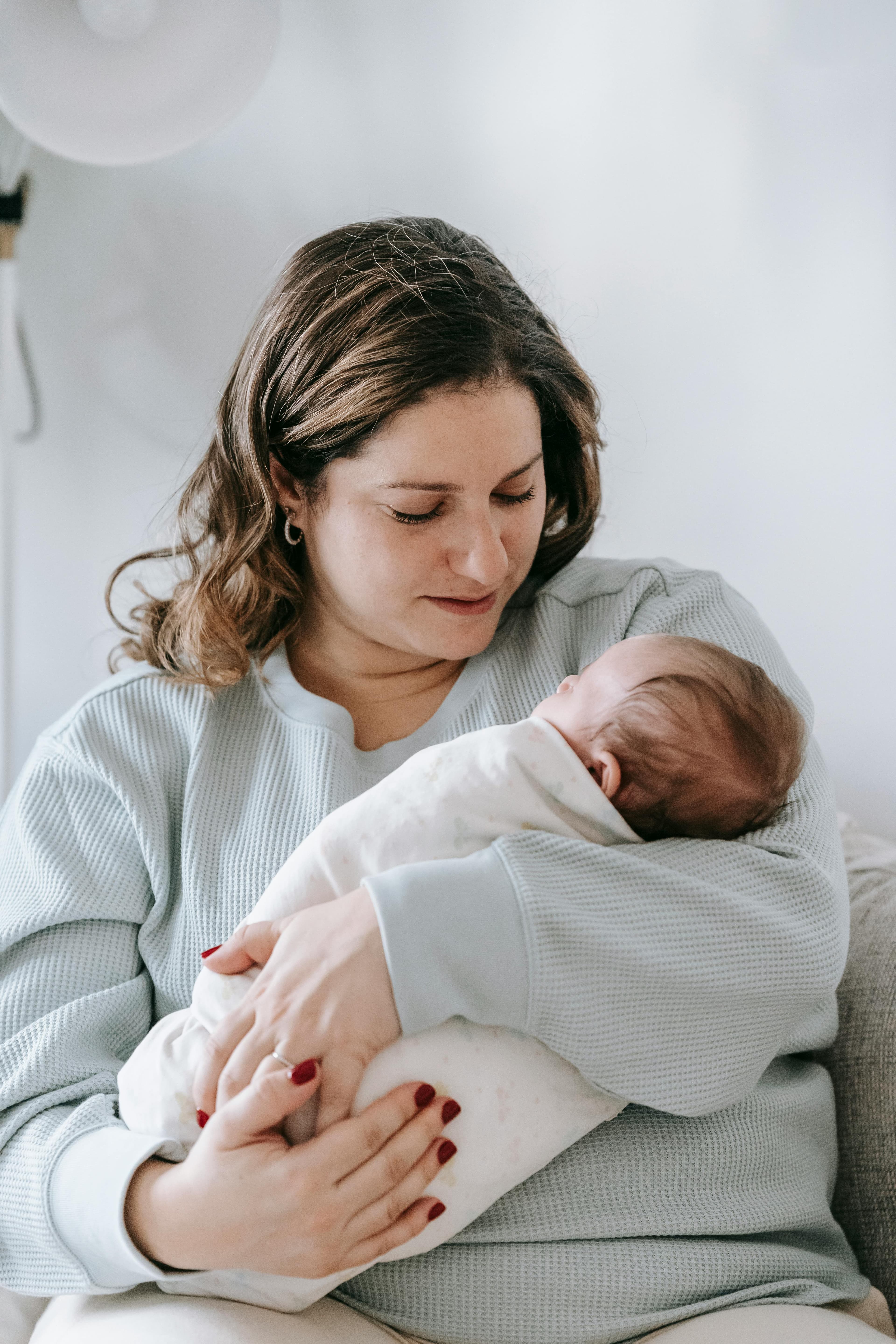The First 48 Hours With Your Newborn: What Nobody Tells You